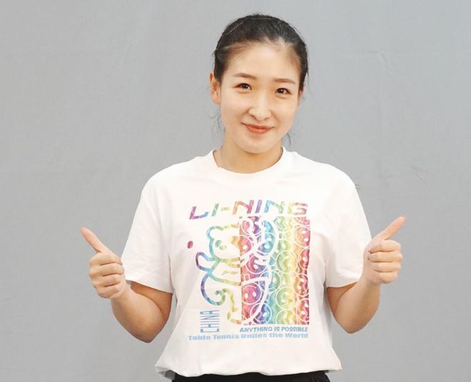 导演陈思诚携主演蒋龙、张弛等主创亮相映后见面会。