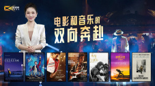 她曾在《理智与情感》中试图找到两个看似矛盾的心理，在爱情中同时存在的可能性。